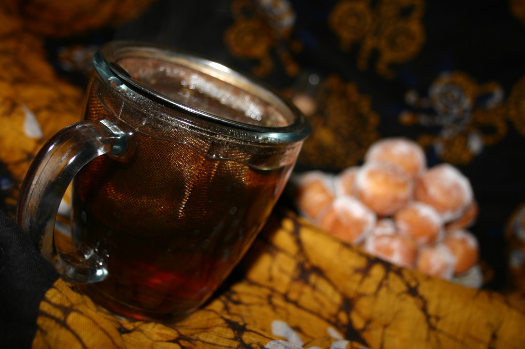 Gorzka herbata i słodkości - najpopularniejsze połączenie